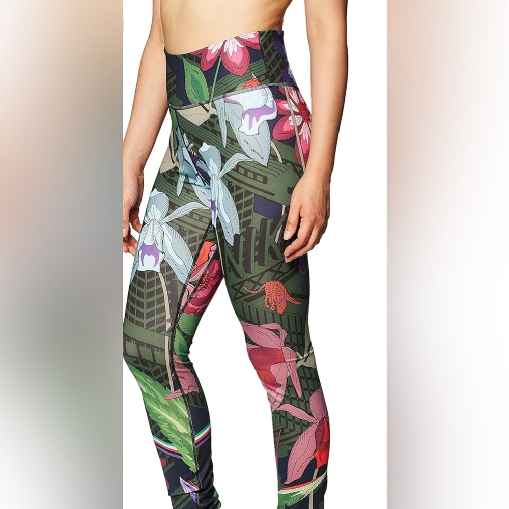 Nike Women's One Icon Clash Floral Mid Rise Leggings 
-Size M